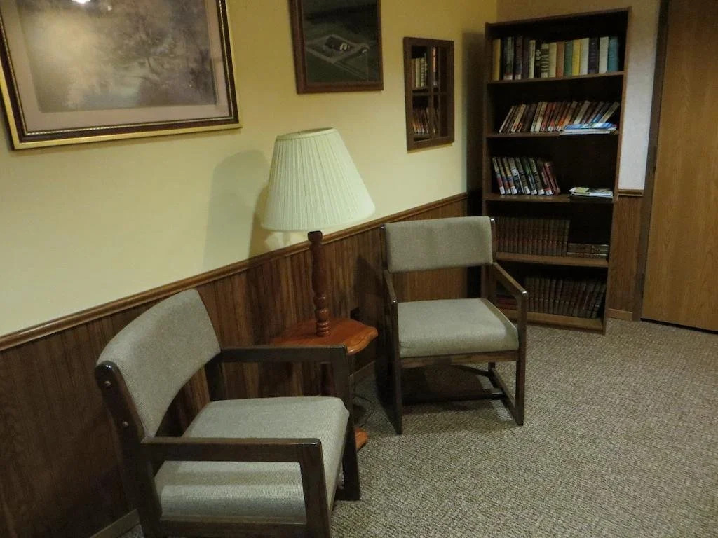 AmeriVu Inn and Suites