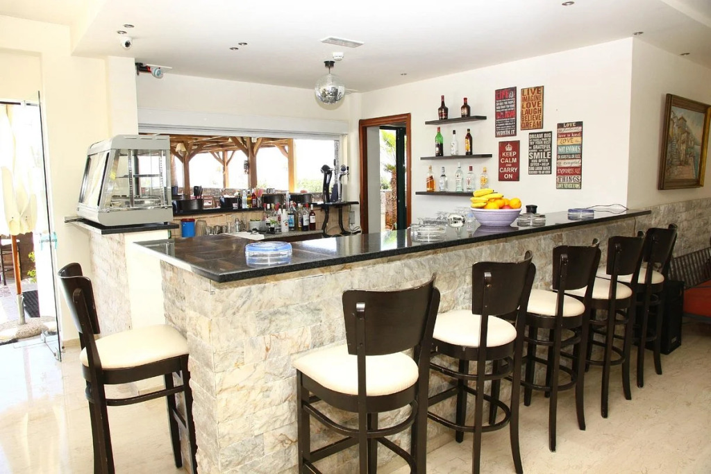 Dias Luxury Studios & Apartments