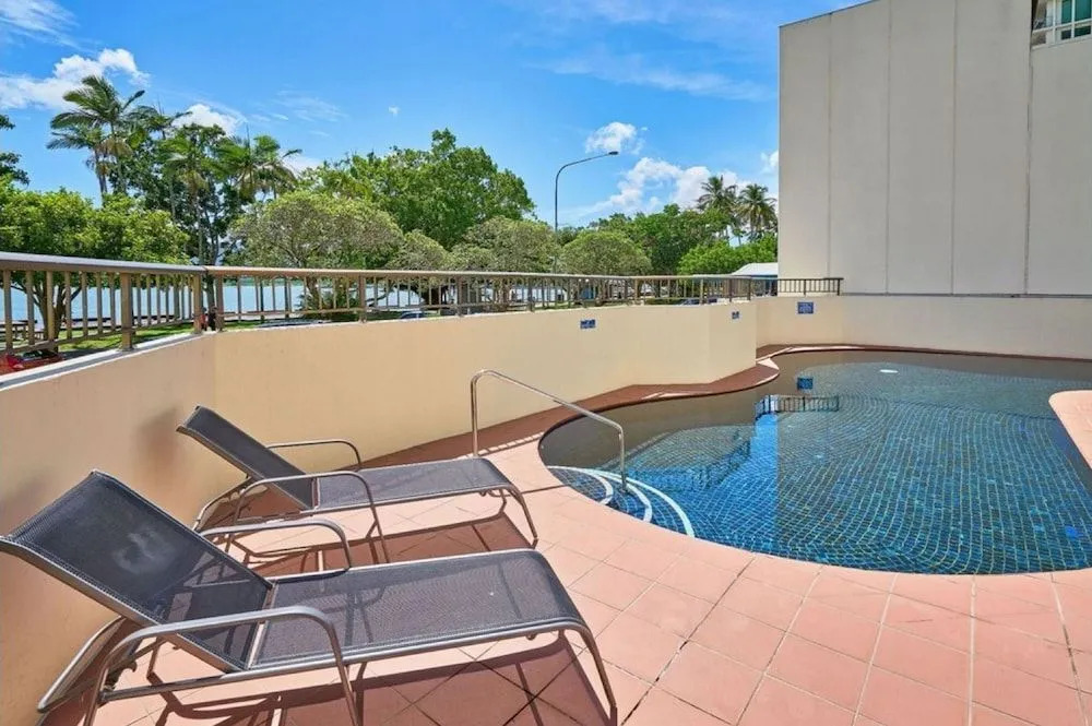 Cairns Ocean View Apartment