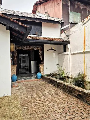 The Dutch House