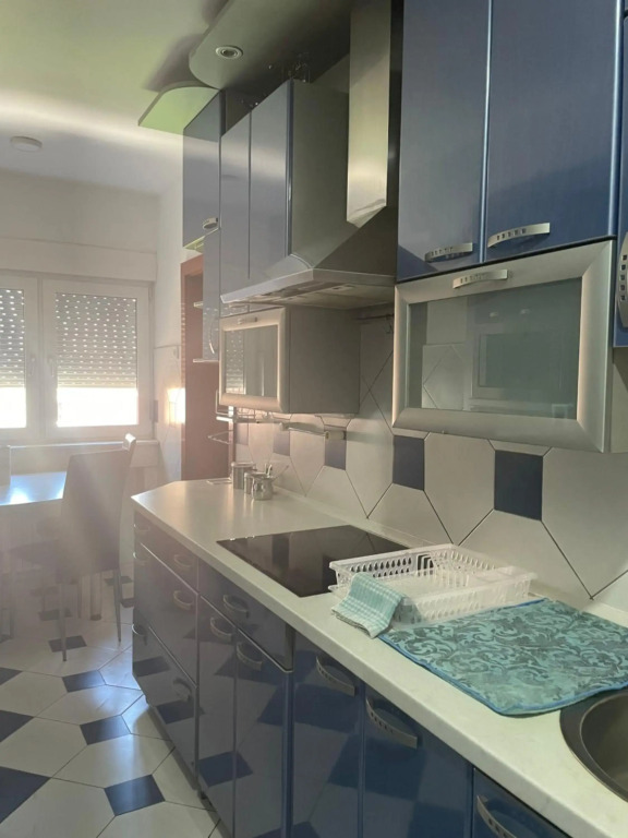 3 bedroom apartment on Naroden front street