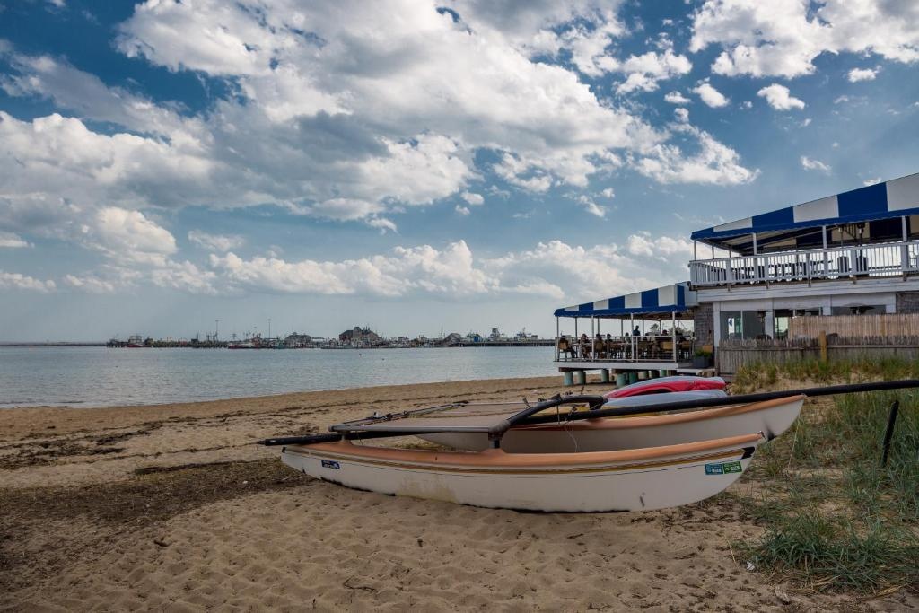 AWOL Hotel Provincetown