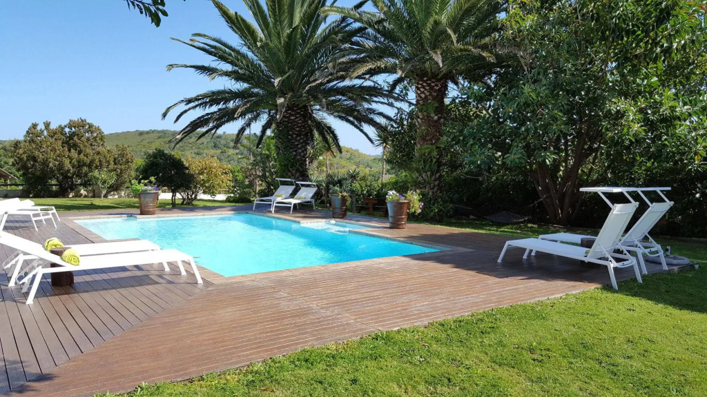 Oyster Bay Lodge