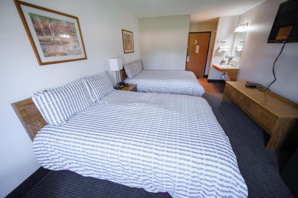 Westwood Inn & Suites Kimball I 90