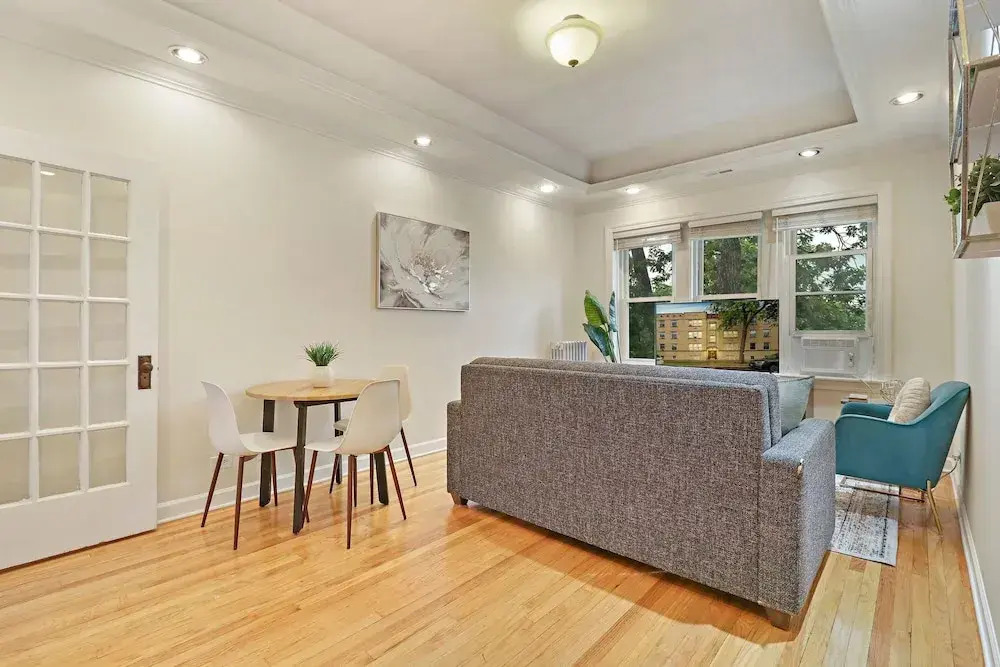 Chic 2BR Near Irving Park - Cullom D3