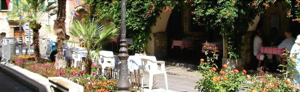 Hôtel Les Arcades