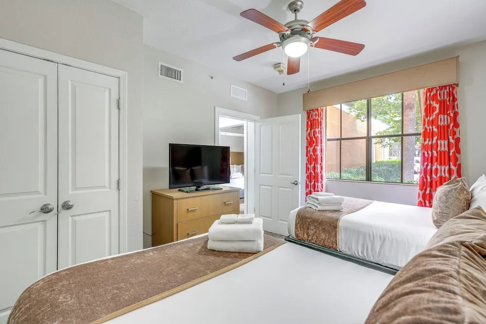 Disney Good Neighbor Resort Condo < 4 Mi to Wdw!