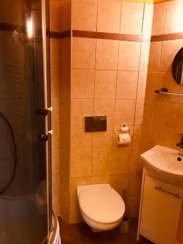 Pokoje pod Dębami