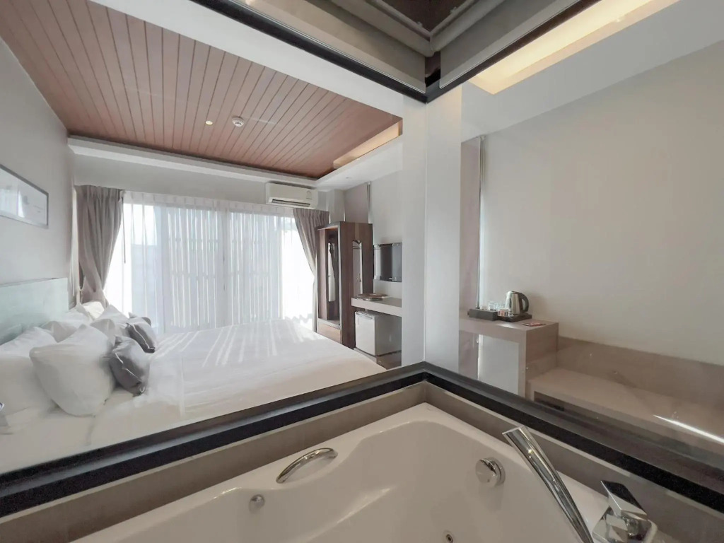 Amphawa Nanon Hotel