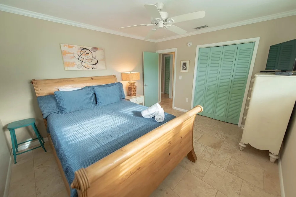 Harbor Side Apartment 5
