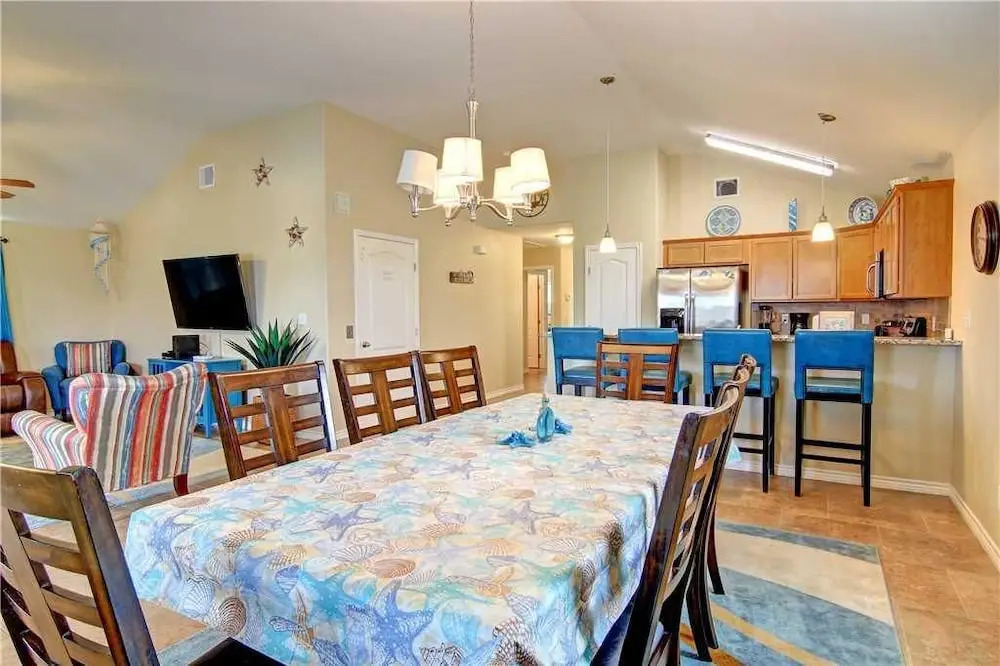 Dolphin House 3 Bedrooms 3 Bathrooms Home