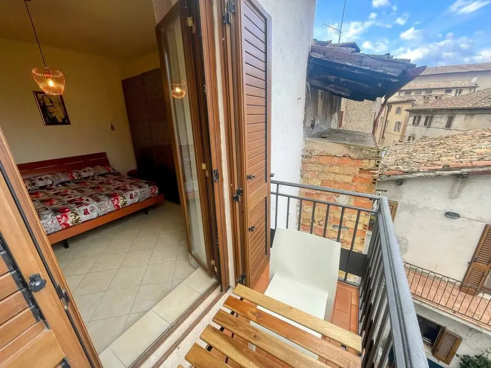 Elegant Apt Spoleto A1 Train Station 2 kms Sleeps 6