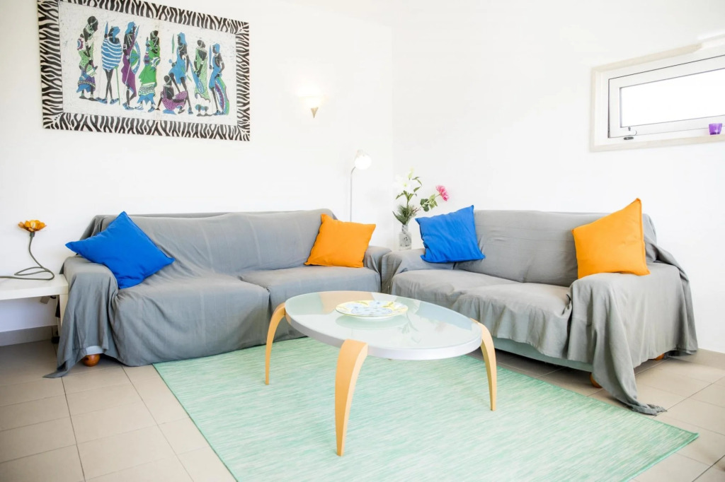 B06 - Top-Floor Marina Club 2 Bed Apartment
