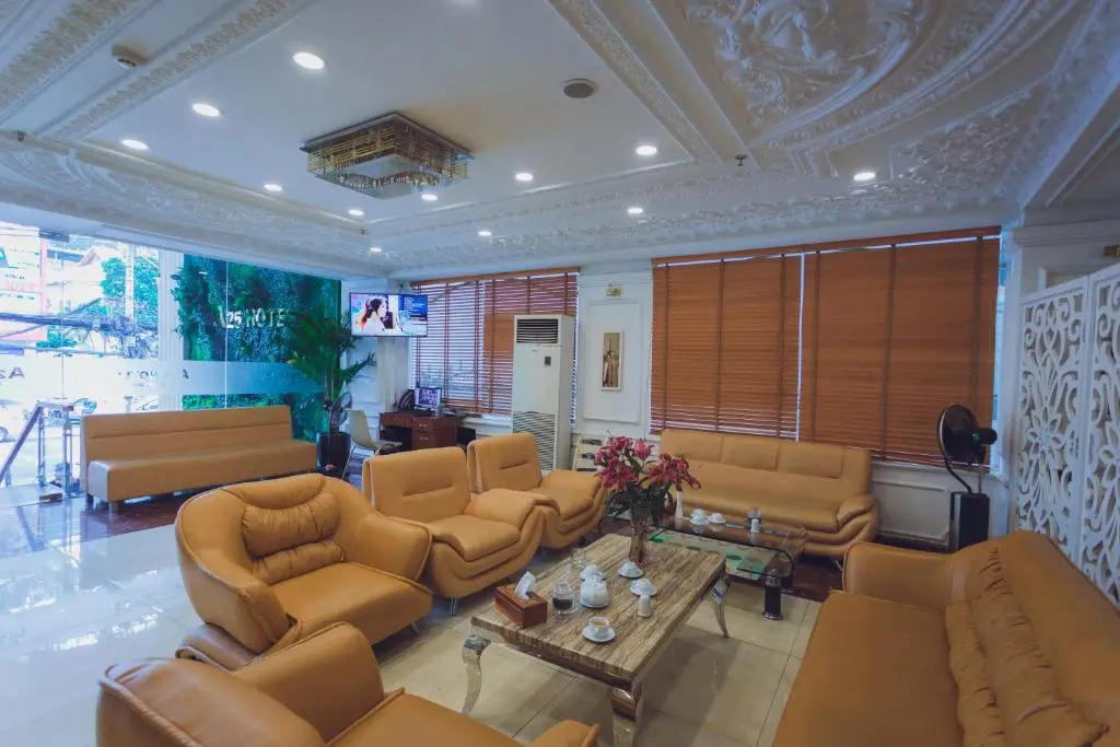 DAHLIALAND SAIGON HOTEL & SWIMMING PooL