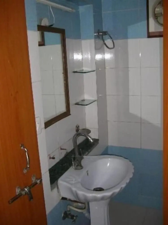 Shruti Guest House