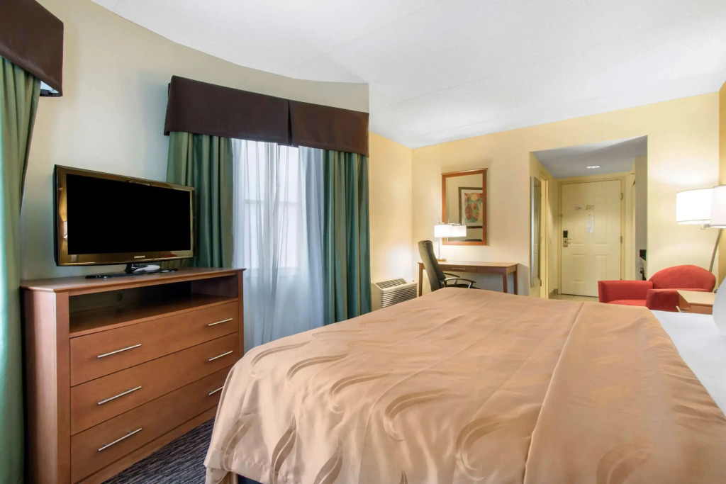 University Hotel & Suites Shippensburg, Trademark by Wyndham