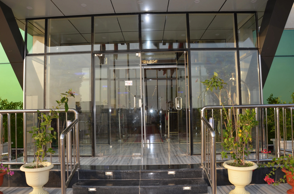 Golden Armada Hotel