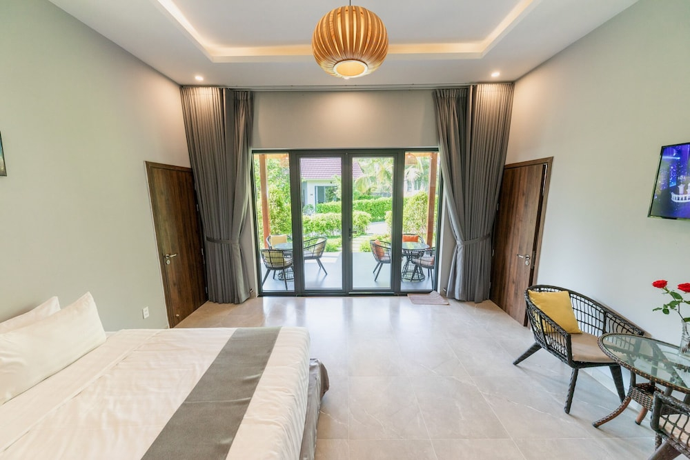 Emerald Garden Retreat