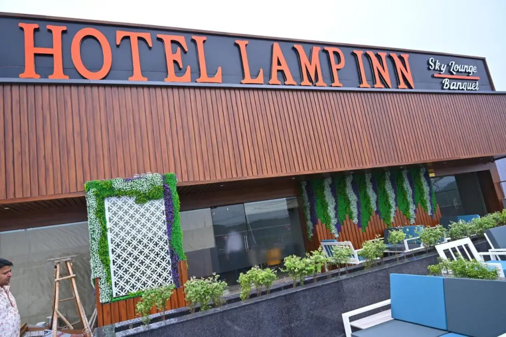 Hotel Lamp Inn