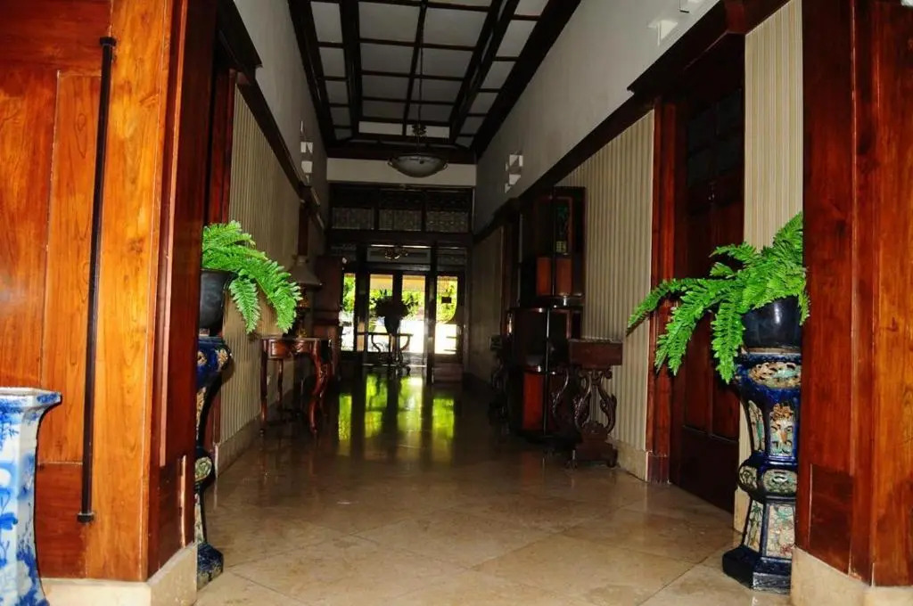 Teras Solo Syariah Guest House