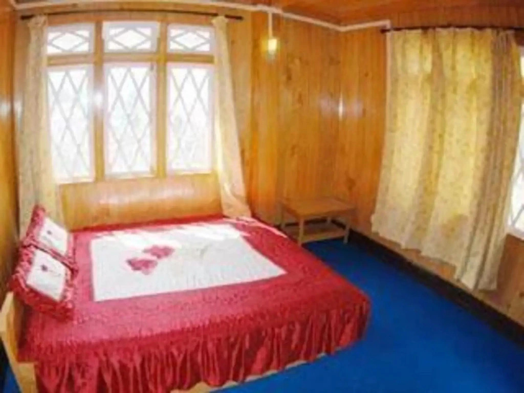 Hotel Cliff View Residency
