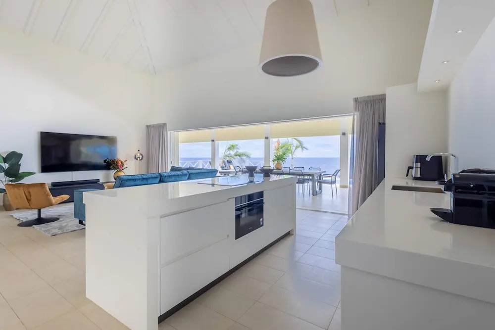 Villa Azure Vista 6BR Luxury Stay w 2 Pools
