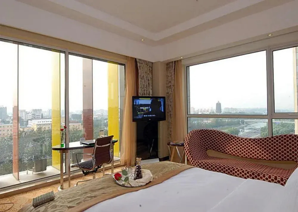 Yulong International Hotel