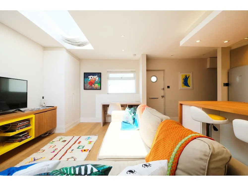 Modern, Newly Furnished Flat for 4 in Peckham