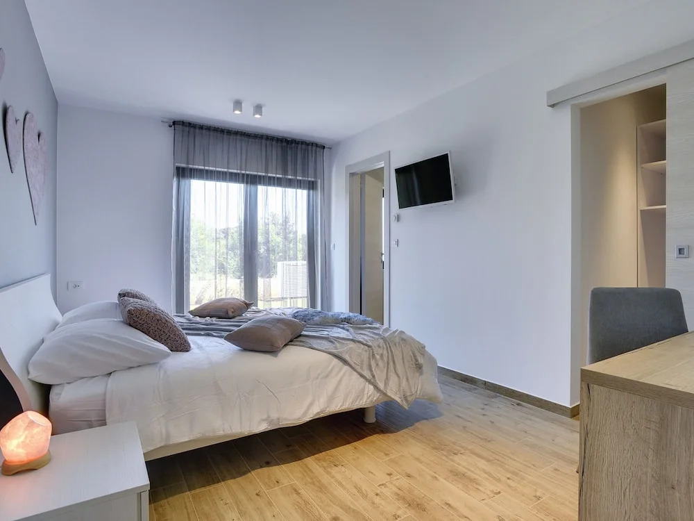 Comfortable, Stylish, Detached Villa With Garden, Private Pool, Near the Beach