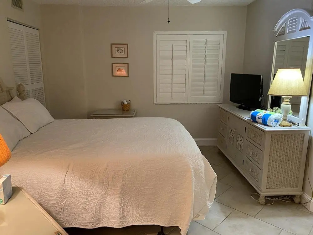Tropical Suites at Sunglow Resort