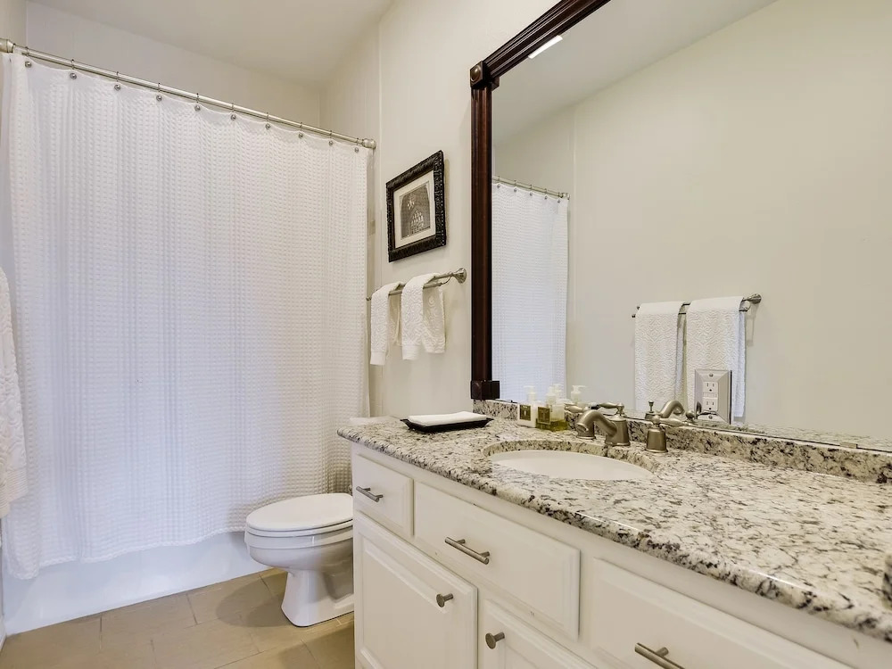 The Austin Country Club Estate - 5 Br Home