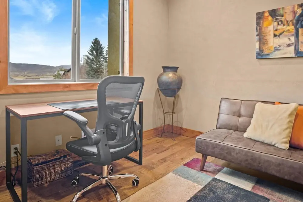 Scenic Mountain Escape With Entertainment Haven 5 Bedroom Home