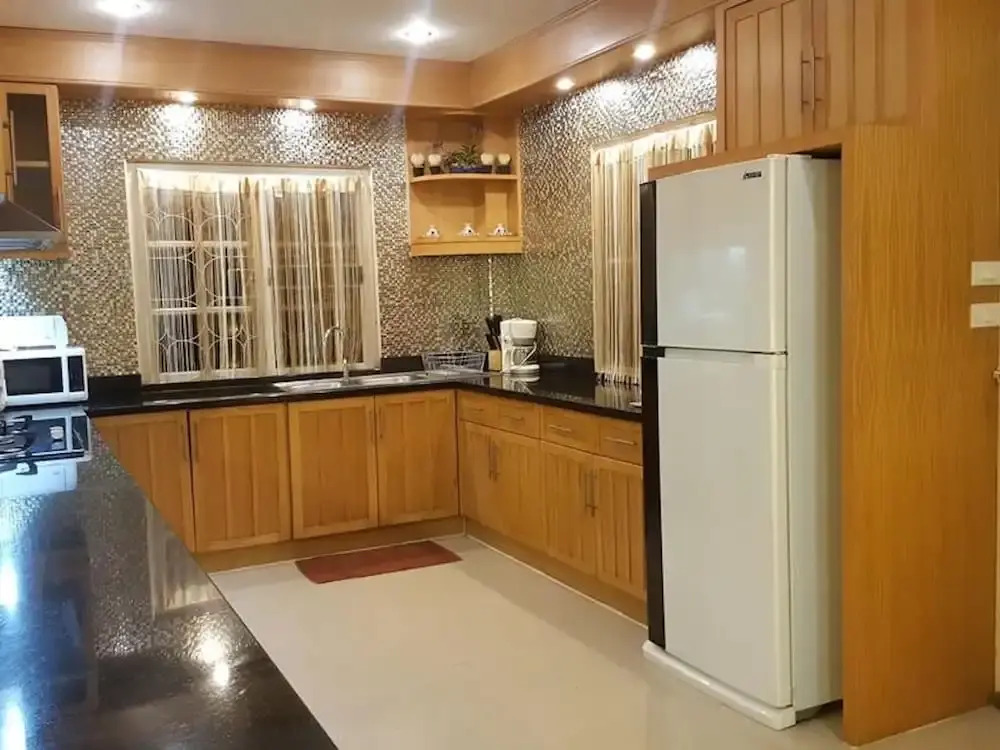 4 Bedroom Villa Private Pool Central Pattaya 15 min Away
