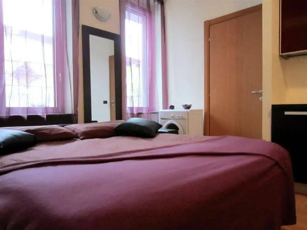 Temporary House - Milan Cadorna