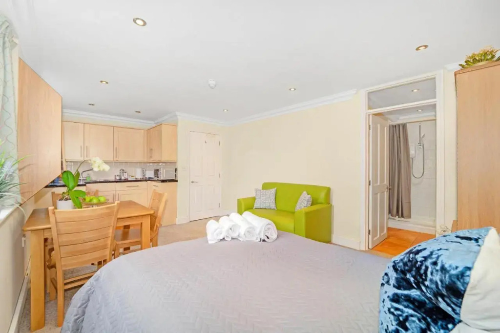 Bushy Park Lodge
