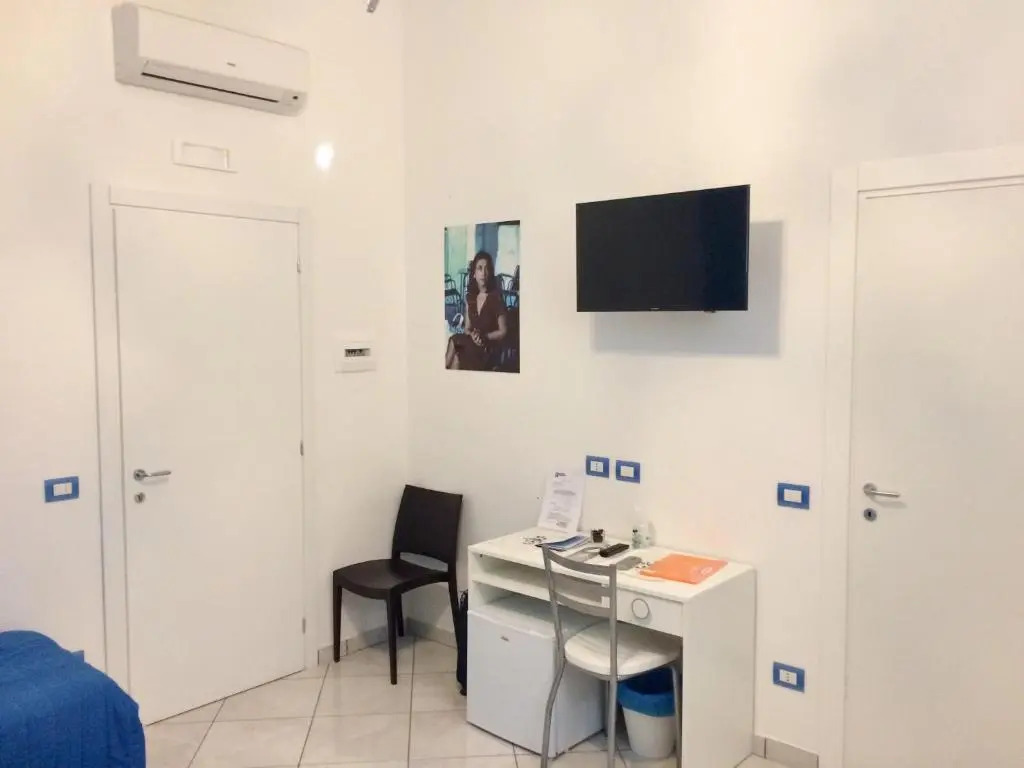 LIsola Del Postino Rooms