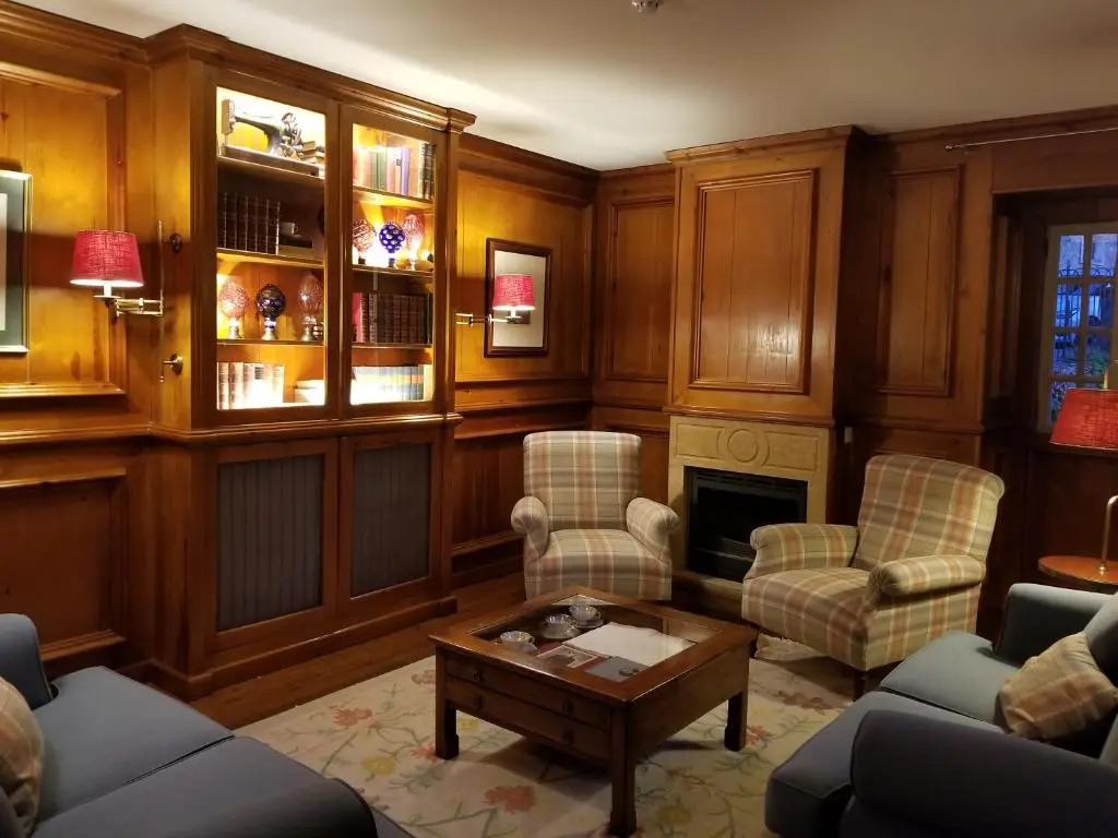 Lawrences Hotel