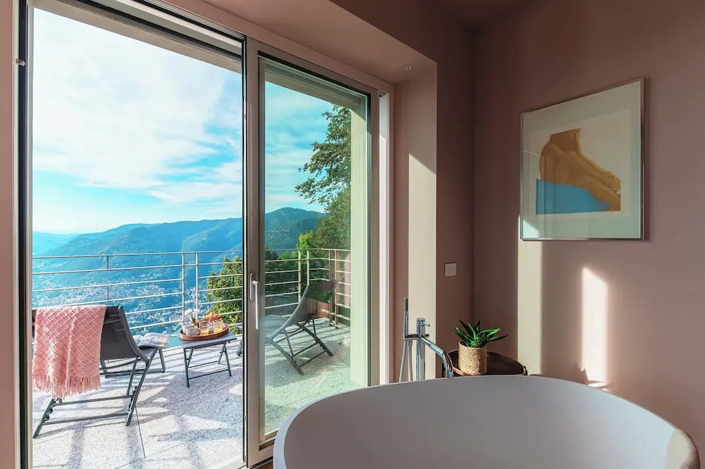Villa Rossa - by MyHomeInComo