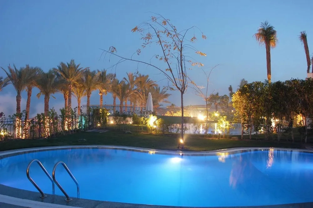 A Wonderful 3 Bedroom Villa Overlooking the sea Offering a 5 Experience