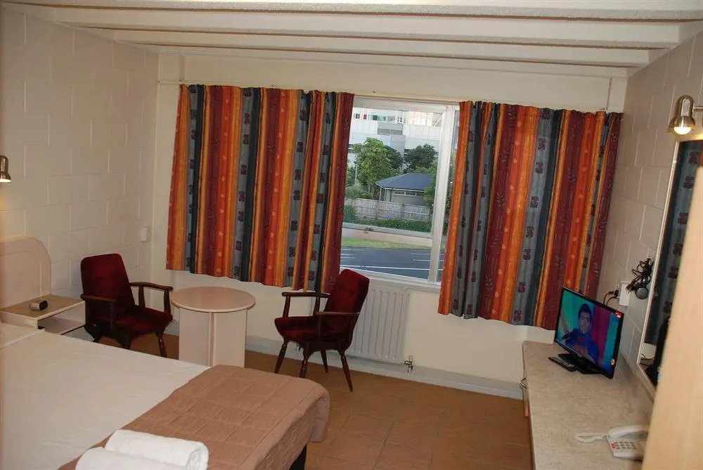 Grafton Oaks Hotel