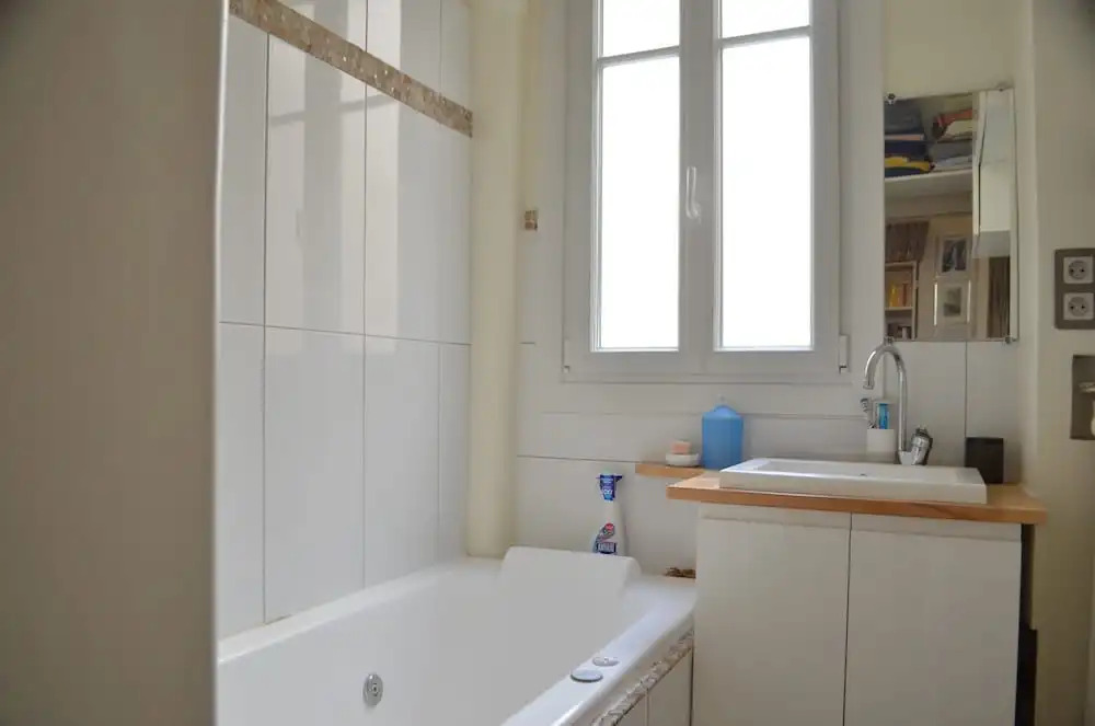 Bright Montmartre 1 Bedroom Flat