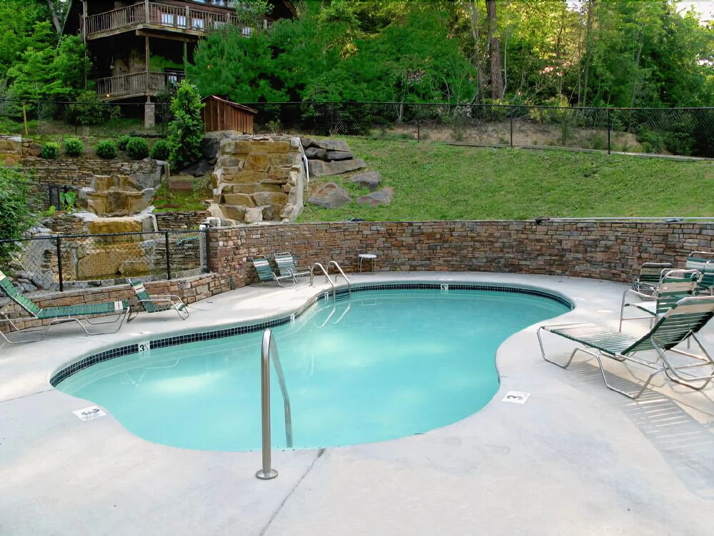 Mountain Dreams 4 Bedroom Home with Hot Tub
