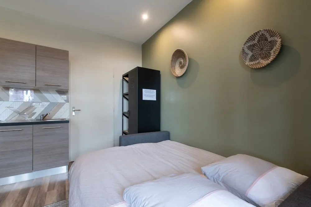 Legend- Parking privé Gratuit- Terrasse privée- Wifi - Convert - Alimentec