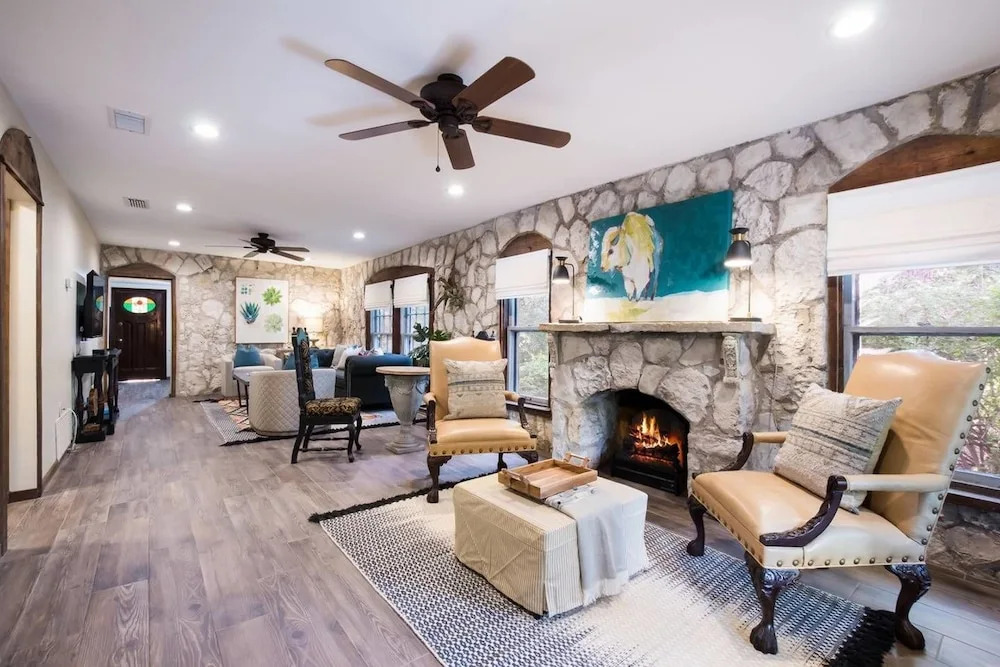 Casa Dealamo Beautiful 2 bd 1 ba Sleeps 6!