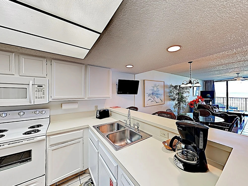 New Listing! Relaxing Beachfront Oasis W/ Pools 2 Bedroom Condo