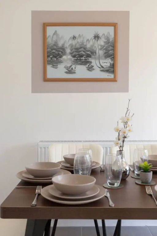 Perfect Booking 4 Bed Home in Stockport