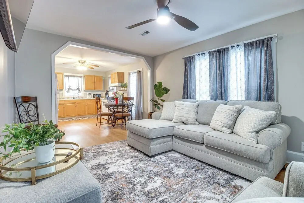 Private Patio: Cargo District, Dtwn Wilmington Apt
