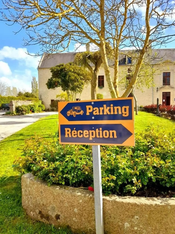 Hôtel Le Manoir De Mathan Crépon à la campagne 5 mn dArromanches et 10 mn de Bayeux