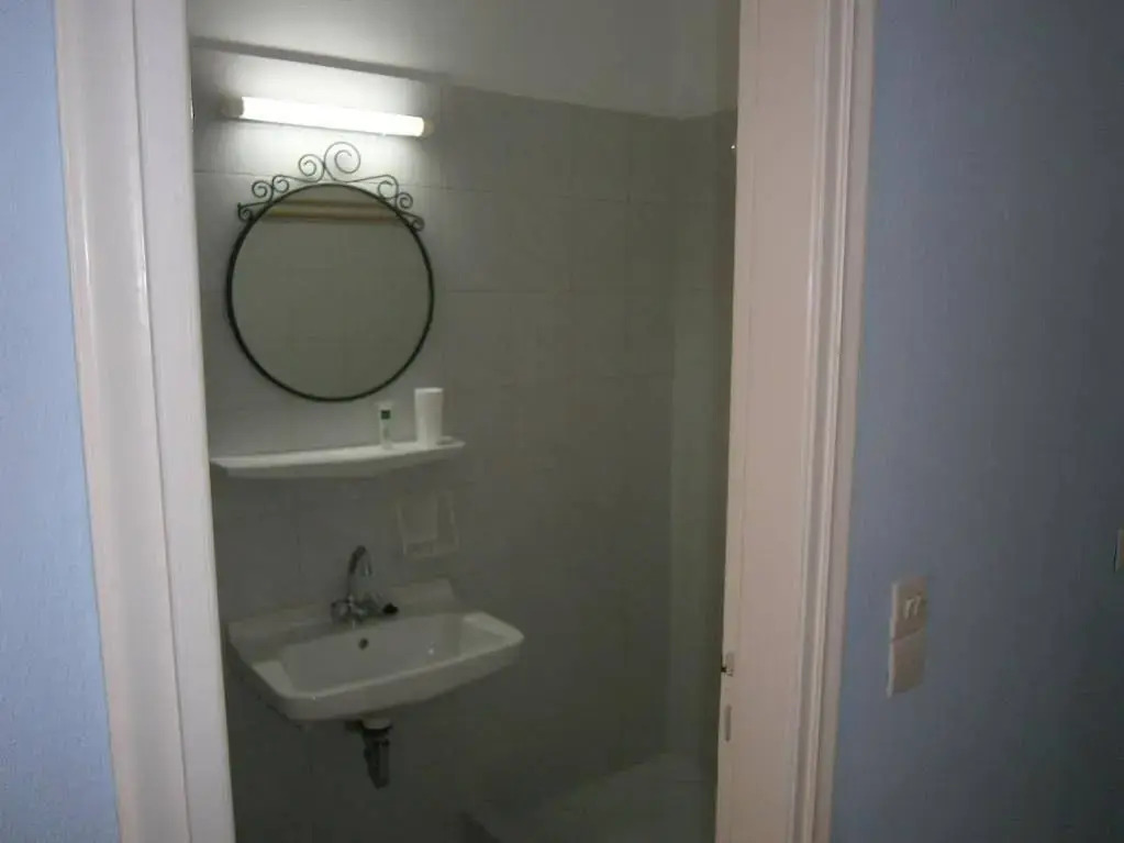 Theo Studios & Apartments
