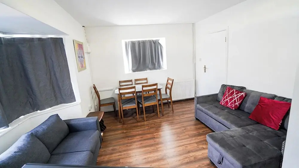 3BR Home Near Hounslow West Tube Station